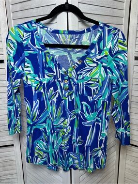 Lilly Pulitzer Blue Green Tropical Print Henley Top Size Small